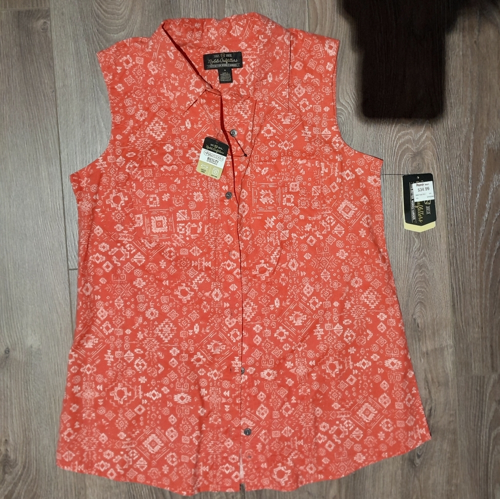 M Womens Sleeveless Button Up